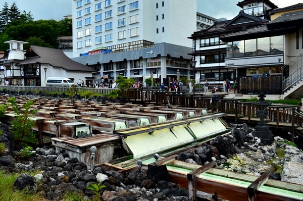草津温泉の中心にある湯畑
